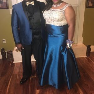 A elegant blue prom dress